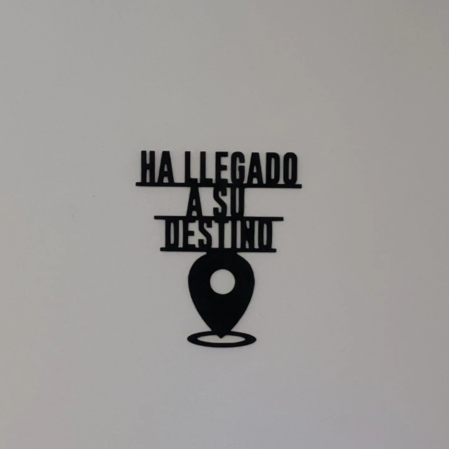 Cartel Ha llegado a su destino